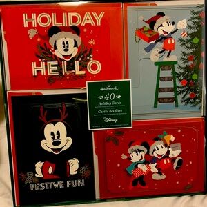 DISNEY MICKEY MOUSE HOLIDAY CARDS! 40 CARDS WITH MATCHING SELF-SEALING ENVELOPES